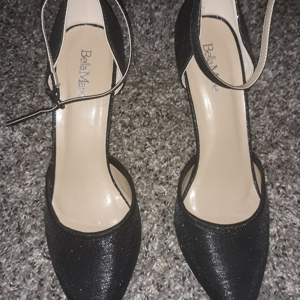 Short heels dress shoes